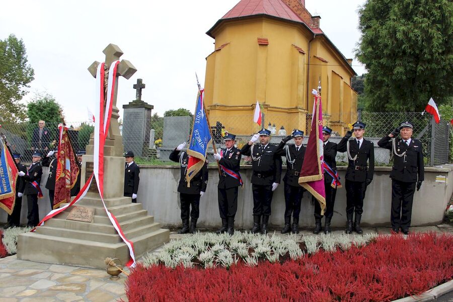 W Lanckoronie odsłonięto pomnik „Wiara i Wolność”