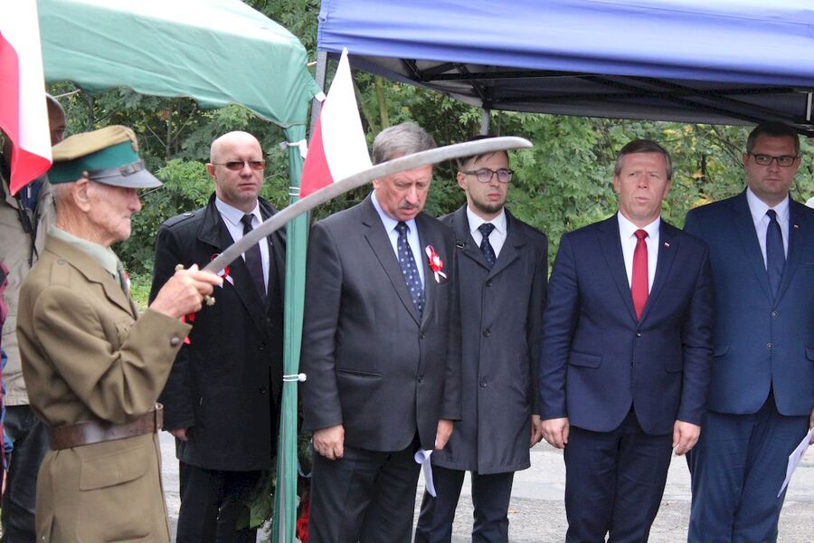 W Lanckoronie odsłonięto pomnik „Wiara i Wolność”