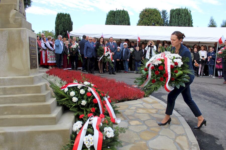 W Lanckoronie odsłonięto pomnik „Wiara i Wolność”