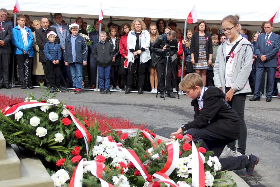 W Lanckoronie odsłonięto pomnik „Wiara i Wolność”