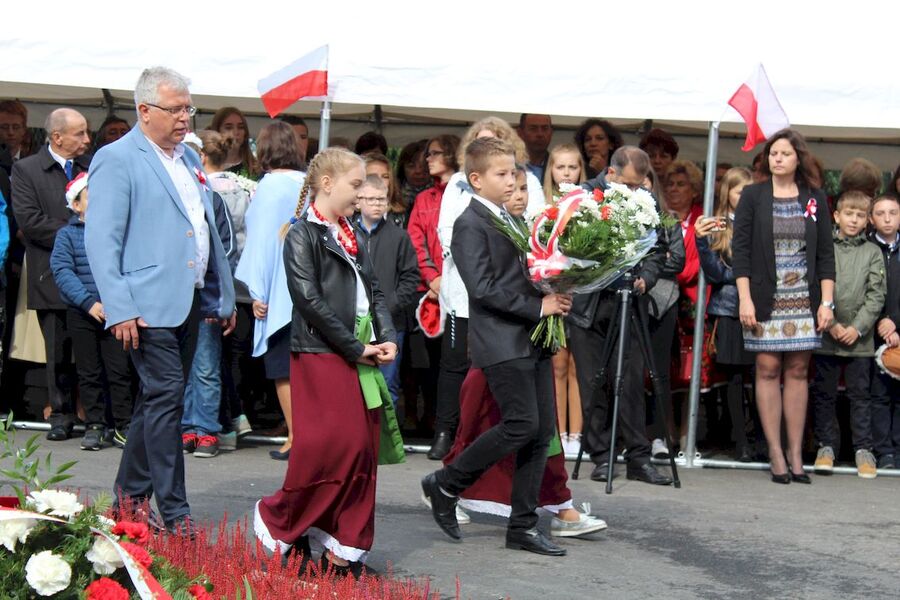 W Lanckoronie odsłonięto pomnik „Wiara i Wolność”