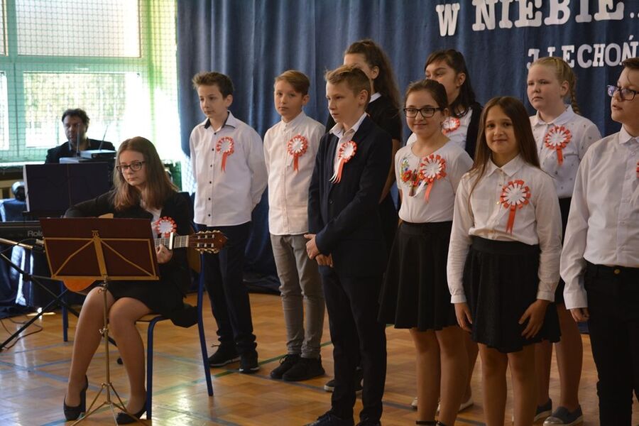 Odsłonięcie tablic upamiętniających pobyt oddziału Józefa Piłsudskiego w Parszowie i Świętej Katarzynie