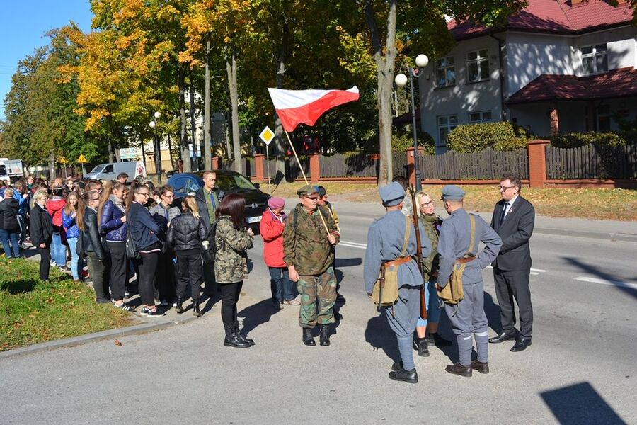 Odsłonięcie tablic upamiętniających pobyt oddziału Józefa Piłsudskiego w Parszowie i Świętej Katarzynie