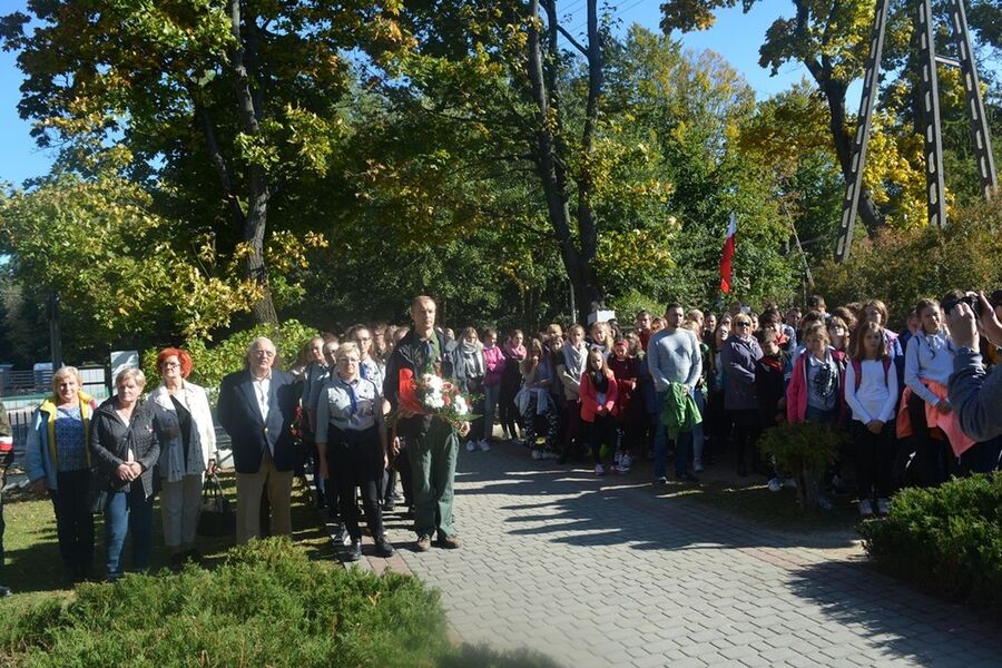 Odsłonięcie tablic upamiętniających pobyt oddziału Józefa Piłsudskiego w Parszowie i Świętej Katarzynie