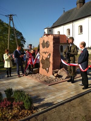 W Kocinie (woj. świętokrzyskie) odsłonięto pomnik upamiętniający lotników RAF