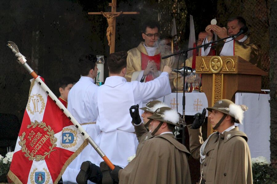 W Kłaju pod Krakowem odsłonięto pomnik poległych i pomordowanych za Ojczyznę