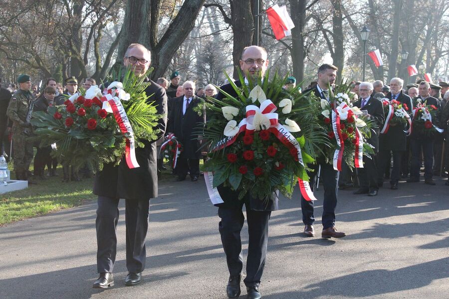 W Krakowie odsłonięto popiersia sześciu Ojców Niepodległości