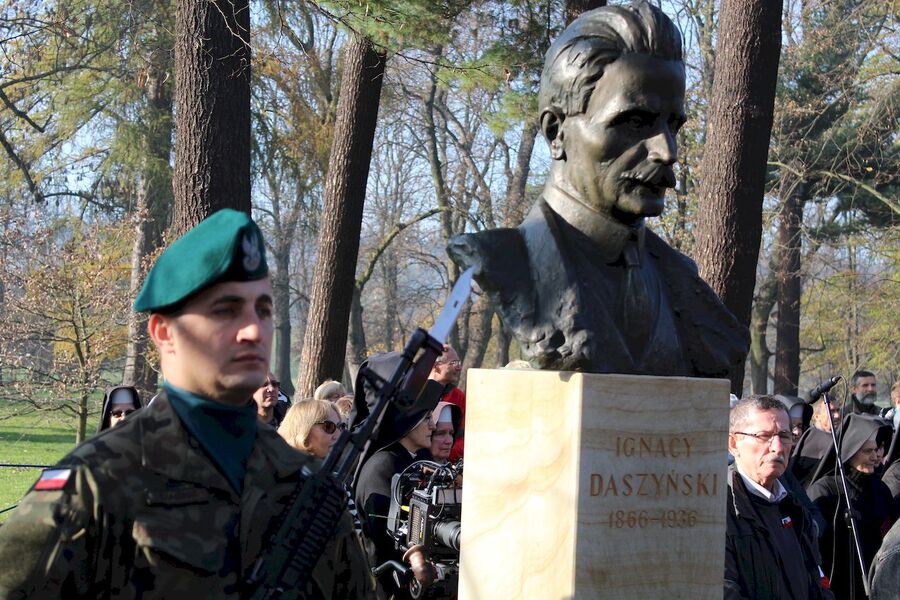 W Krakowie odsłonięto popiersia sześciu Ojców Niepodległości