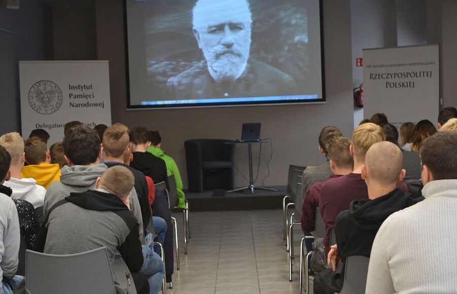 Droga do Niepodległej. Warsztaty dla młodzieży na kieleckim „Przystanku Historia”