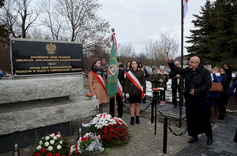 Uroczystość patriotyczna w Raciechowicach