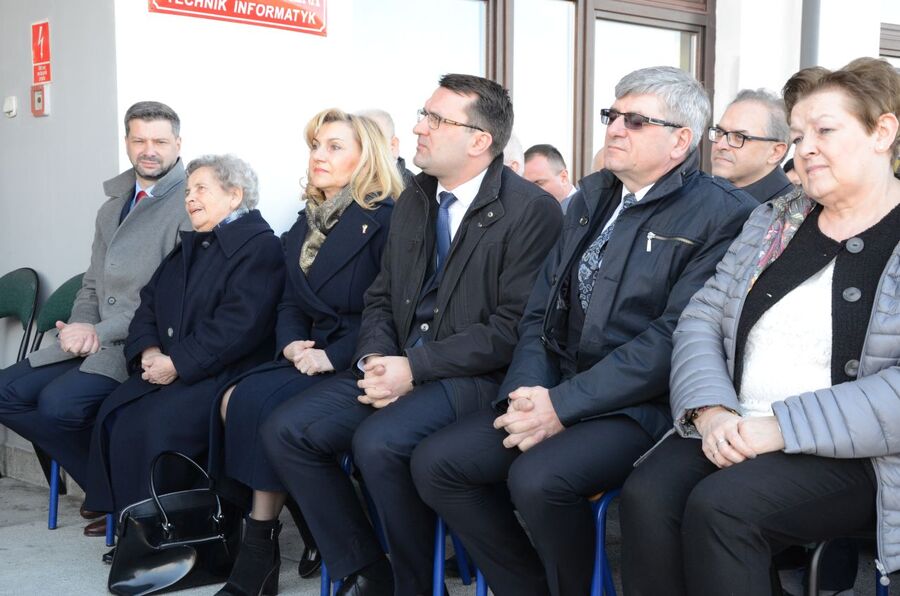 Uroczystość odsłonięcia tablicy pamięci działaczy Młodzieży Armii Krajowej w Skale