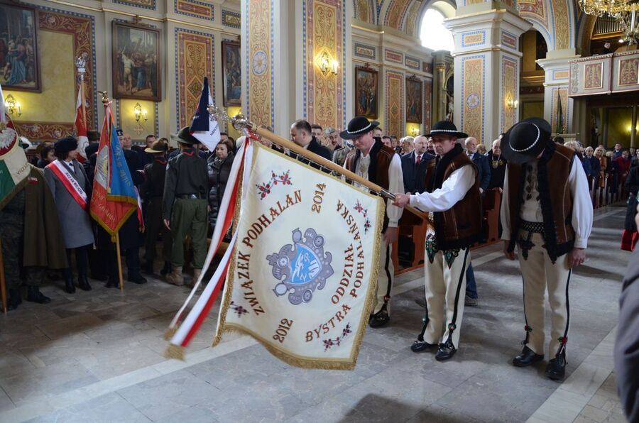 24 marca 2019 r. w Osielcu odsłonięto pomnik mjr. Zygmunta Szendzielarza „Łupaszki”