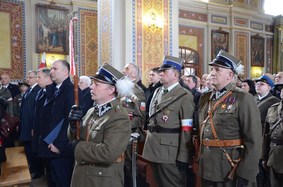 24 marca 2019 r. w Osielcu odsłonięto pomnik mjr. Zygmunta Szendzielarza „Łupaszki”