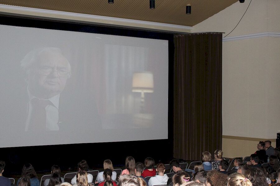 Projekcja filmu w Tuchowie