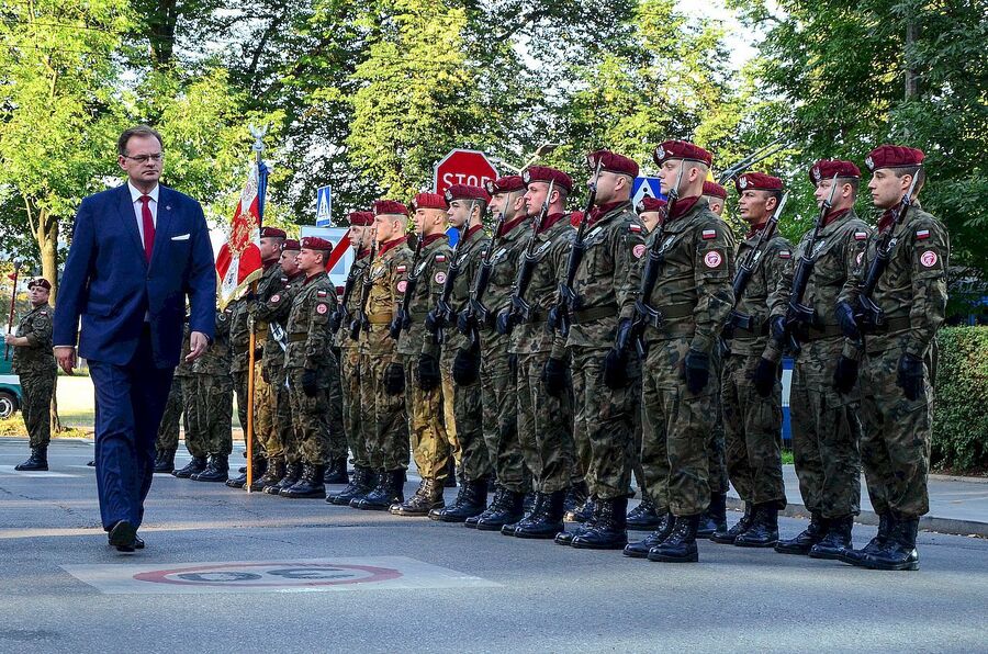 6 sierpnia 2019. Po złożeniu kwiatów przed Grobem Nieznanego Żołnierza kadrówka wyruszyła do Kielc