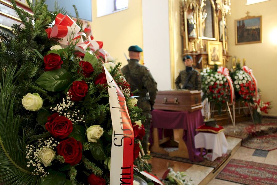 29 sierpnia 2019, Łękawica. Uroczystości pogrzebowe Wiesława Budzika „Rolanda”