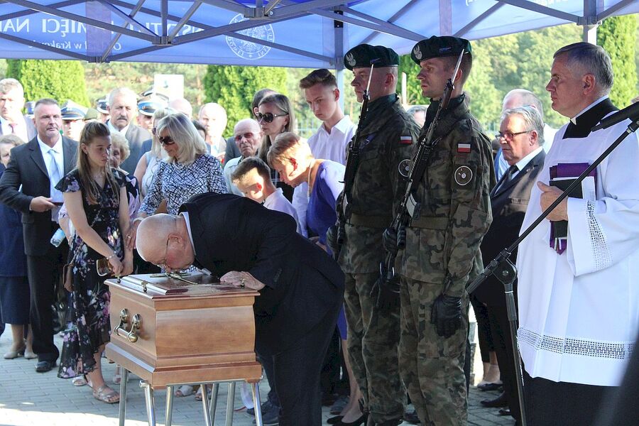 29 sierpnia 2019, Łękawica. Uroczystości pogrzebowe Wiesława Budzika „Rolanda”
