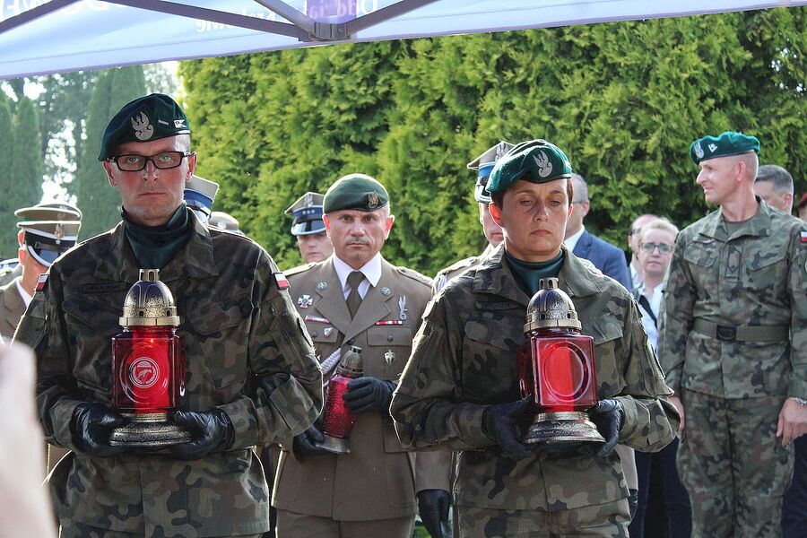 29 sierpnia 2019, Łękawica. Uroczystości pogrzebowe Wiesława Budzika „Rolanda”