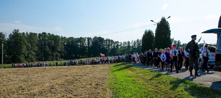 29 sierpnia 2019, Łękawica. Uroczystości pogrzebowe Wiesława Budzika „Rolanda”