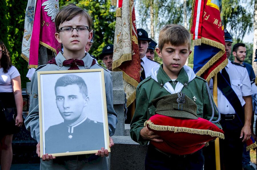 29 sierpnia 2019, Łękawica. Uroczystości pogrzebowe Wiesława Budzika „Rolanda”