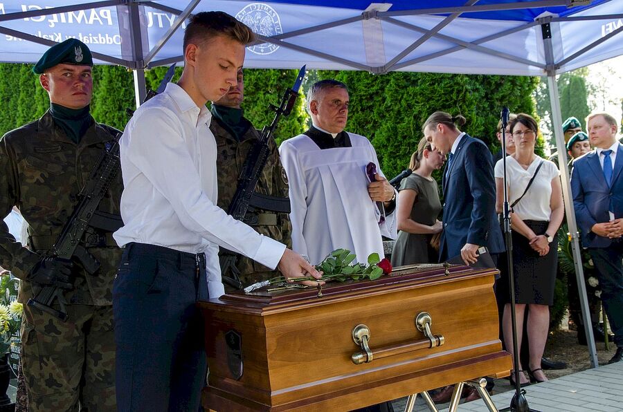 29 sierpnia 2019, Łękawica. Uroczystości pogrzebowe Wiesława Budzika „Rolanda”