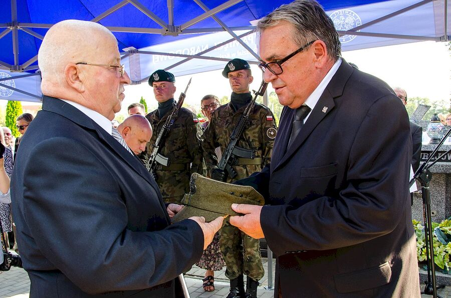 29 sierpnia 2019, Łękawica. Uroczystości pogrzebowe Wiesława Budzika „Rolanda”