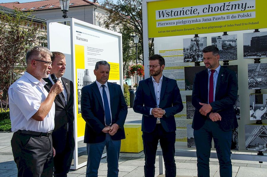 31 sierpnia 2019. Otwarcie wystawy „Wstańcie, chodźmy...” w Wadowicach