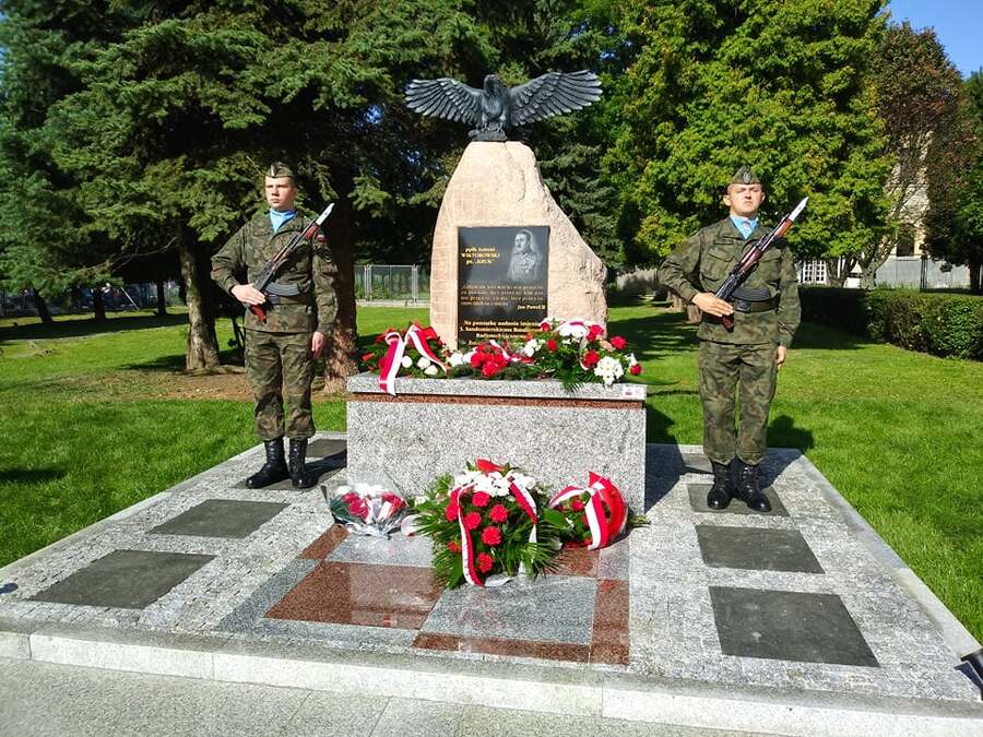 14 września 2019 w Sandomierzu odsłonięto pomnik ppłk. Antoniego Wiktorowskiego