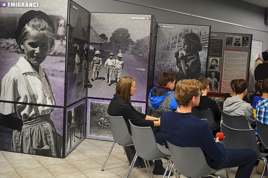 Wystawa „Ukradzione dzieciństwo” w Kielcach