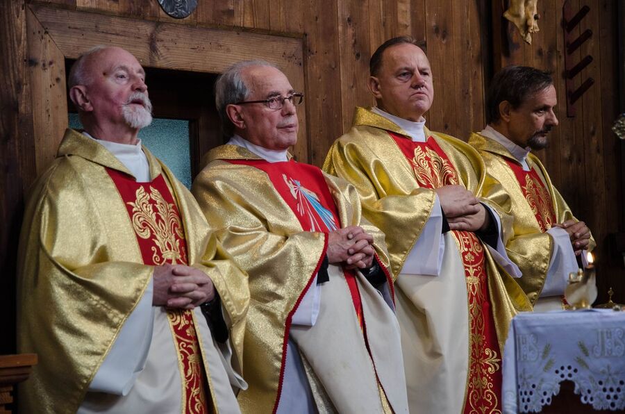 11 października 2019. Odsłonięcie pomnika ks. Władysława Gurgacza w Łabowej