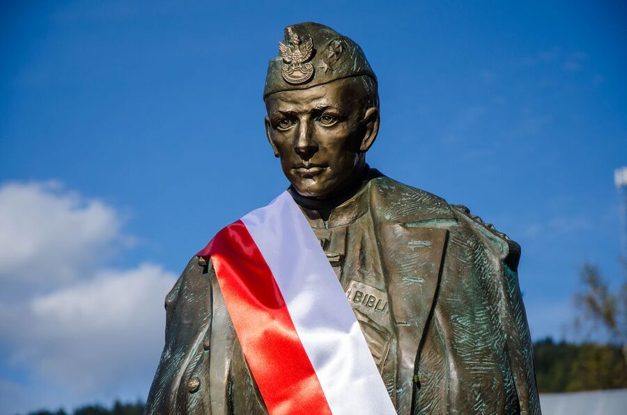 11 października 2019. Odsłonięcie pomnika ks. Władysława Gurgacza w Łabowej