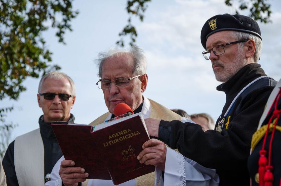 11 października 2019. Odsłonięcie pomnika ks. Władysława Gurgacza w Łabowej