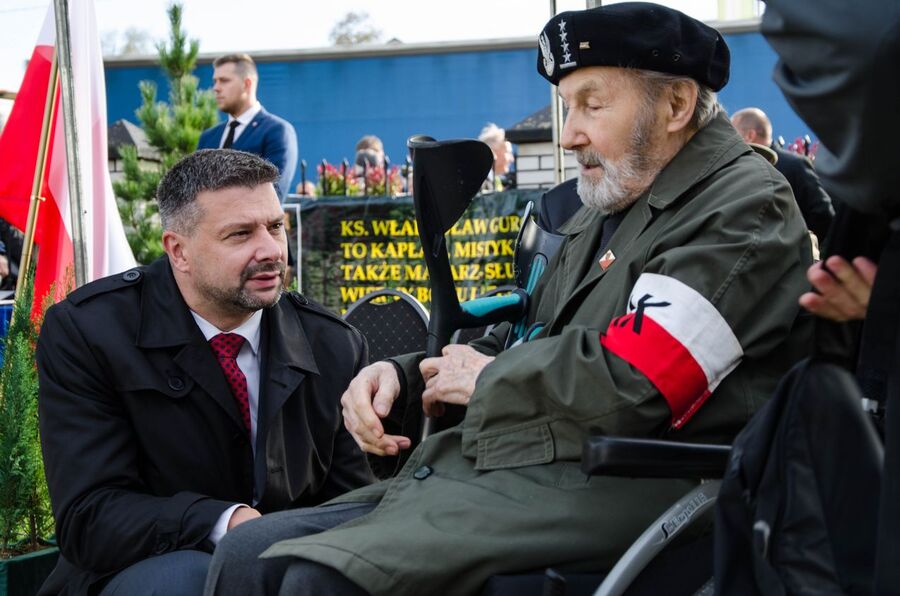 11 października 2019. Odsłonięcie pomnika ks. Władysława Gurgacza w Łabowej