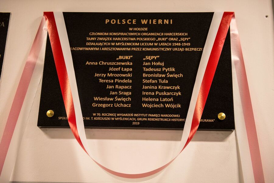 Odsłonięcie tablicy upamiętniającej TZHP „Buki” i „Sępy” – Myślenice, 8 listopada 2019