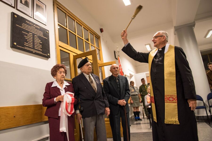 Odsłonięcie tablicy upamiętniającej TZHP „Buki” i „Sępy” – Myślenice, 8 listopada 2019