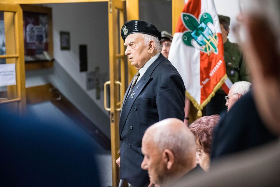 Odsłonięcie tablicy upamiętniającej TZHP „Buki” i „Sępy” – Myślenice, 8 listopada 2019