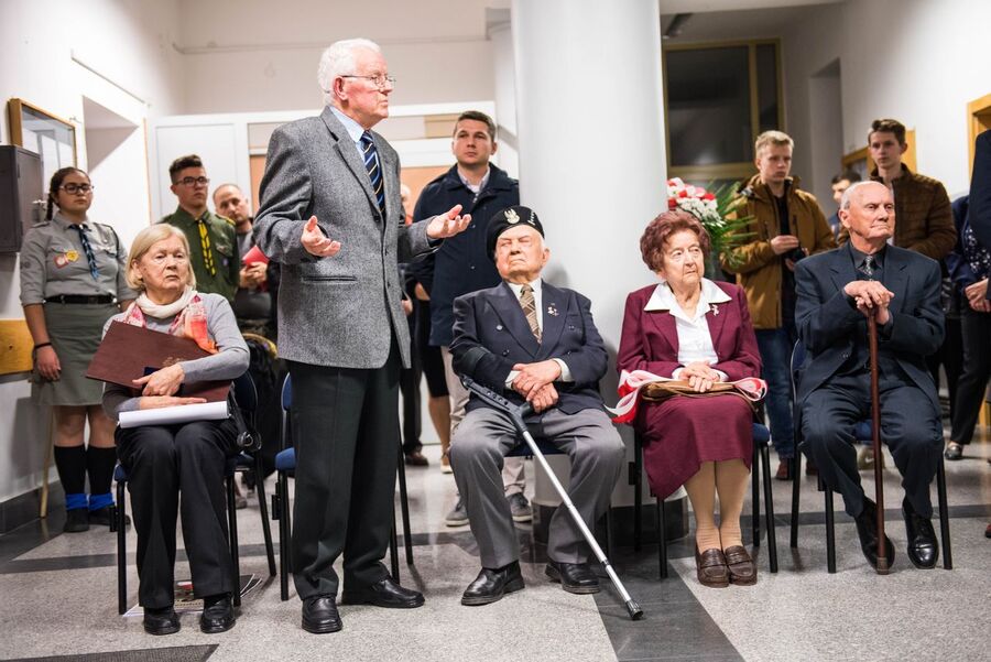 Odsłonięcie tablicy upamiętniającej TZHP „Buki” i „Sępy” – Myślenice, 8 listopada 2019