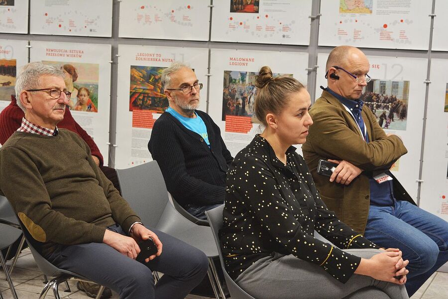 21 listopada 2019. Na kieleckim „Przystanku Historia” dyskutowano o transformacji organów bezpieczeństwa PRL