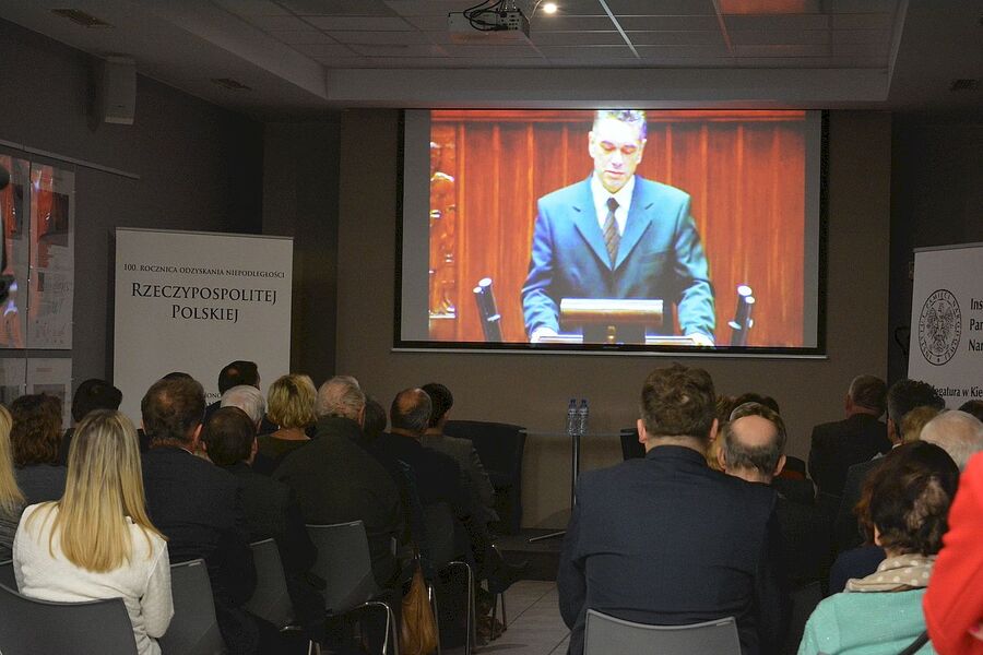 2 grudnia 2019 w Kielcach odbył się wernisaż wystawy i pokaz filmu o Januszu Kurtyce