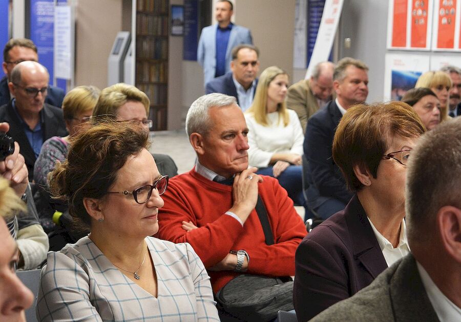 2 grudnia 2019 w Kielcach odbył się wernisaż wystawy i pokaz filmu o Januszu Kurtyce