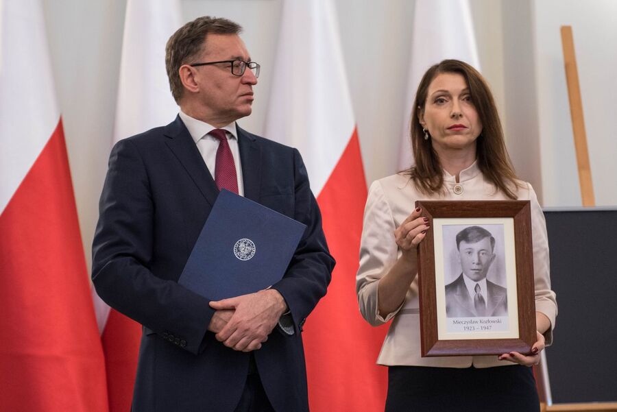 Wręczenie not identyfikacyjnych rodzinom ofiar komunizmu – Warszawa, 3 grudnia 2019. Fot. Agnieszka Masłowska (IPN)