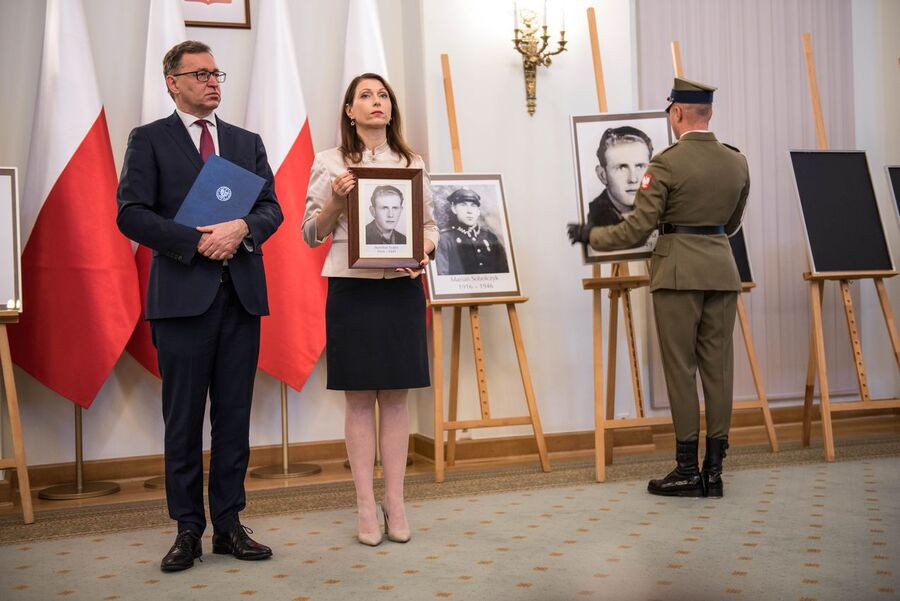 Wręczenie not identyfikacyjnych rodzinom ofiar komunizmu – Warszawa, 3 grudnia 2019. Fot. Agnieszka Masłowska (IPN)
