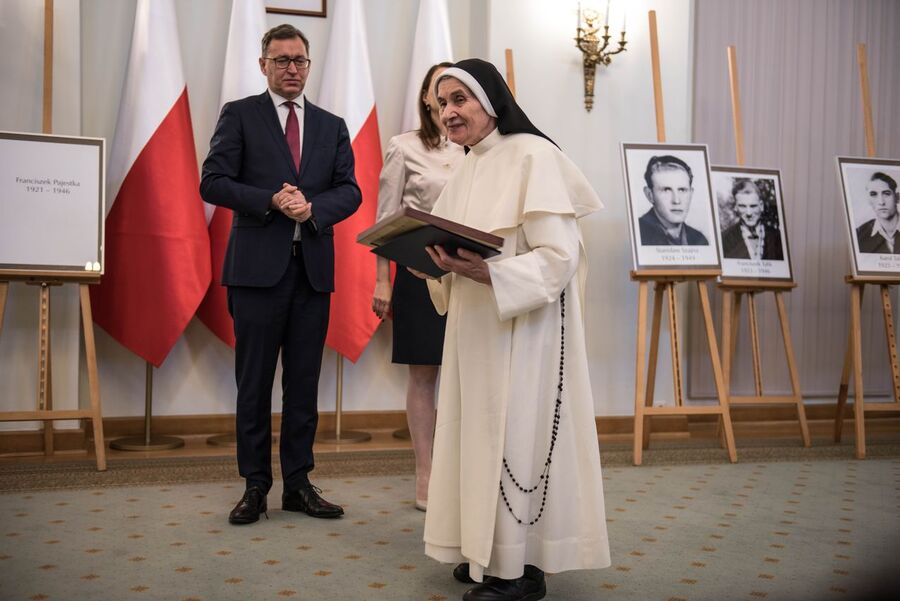 Wręczenie not identyfikacyjnych rodzinom ofiar komunizmu – Warszawa, 3 grudnia 2019. Fot. Agnieszka Masłowska (IPN)