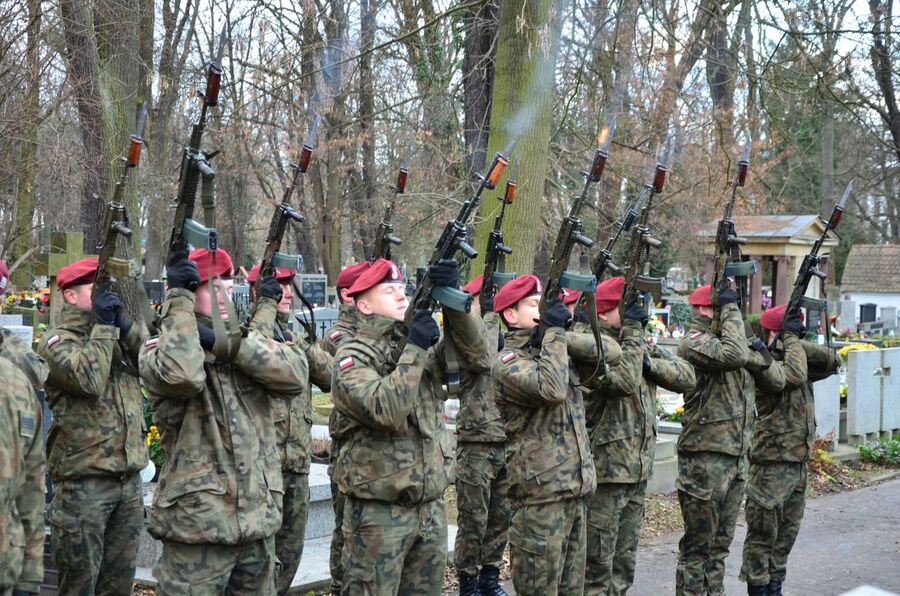 10 grudnia 2019 w Krakowie pochowano Wiesława Krawczyńskiego