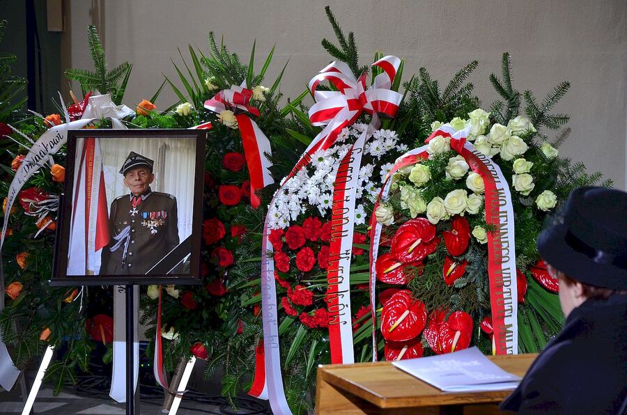 Kraków, 21 grudnia 2019. Uroczystości pogrzebowe gen. Tadeusza Bieńkowicza „Rączego”