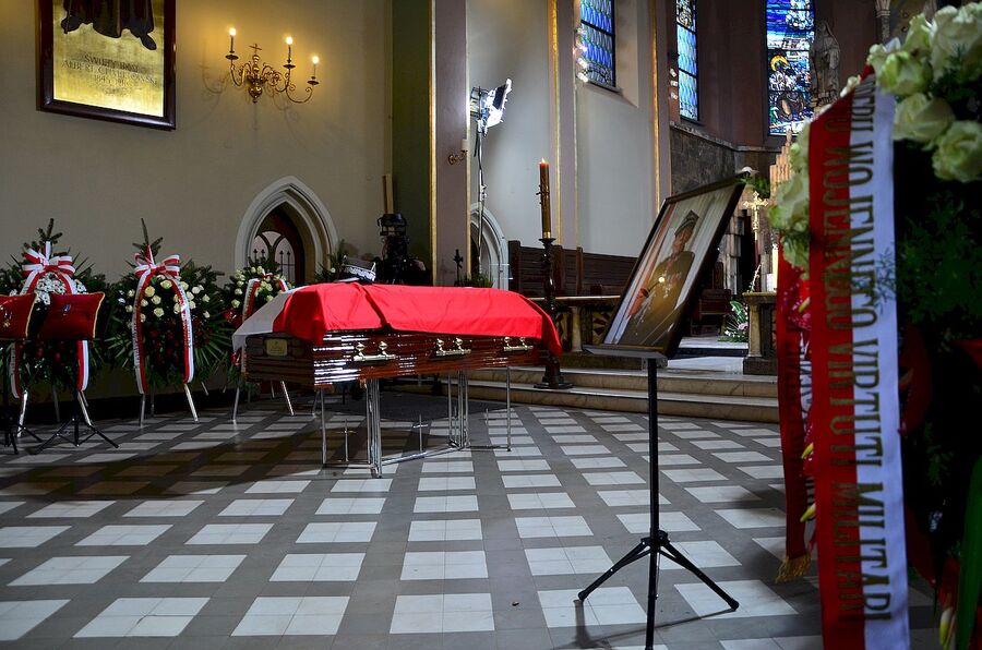 Kraków, 21 grudnia 2019. Uroczystości pogrzebowe gen. Tadeusza Bieńkowicza „Rączego”