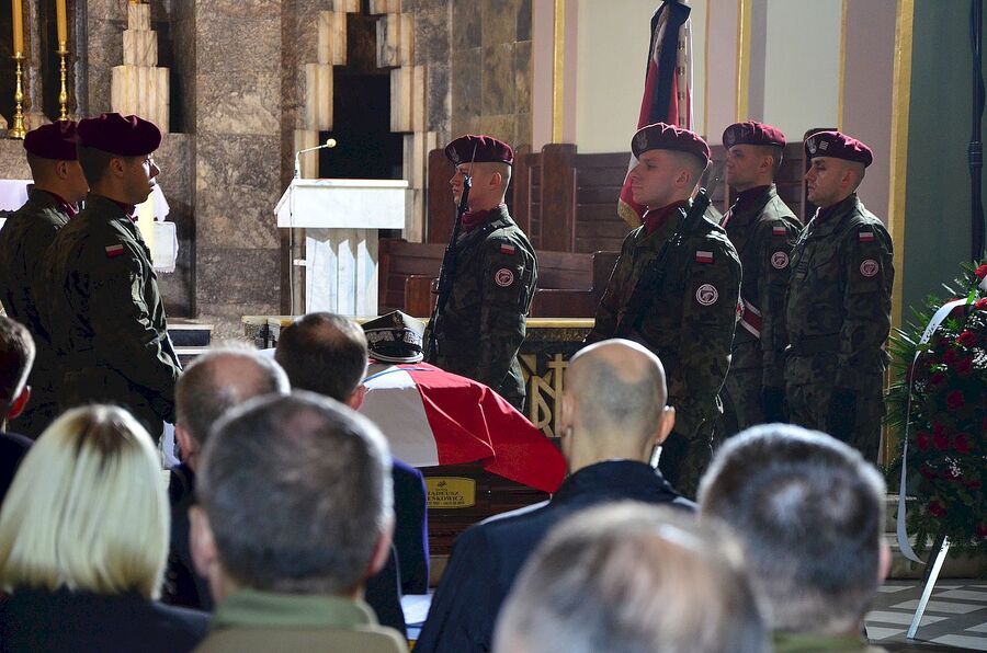 Kraków, 21 grudnia 2019. Uroczystości pogrzebowe gen. Tadeusza Bieńkowicza „Rączego”
