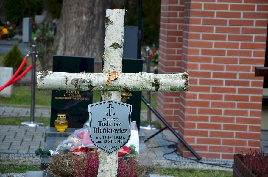 Kraków, 21 grudnia 2019. Uroczystości pogrzebowe gen. Tadeusza Bieńkowicza „Rączego”