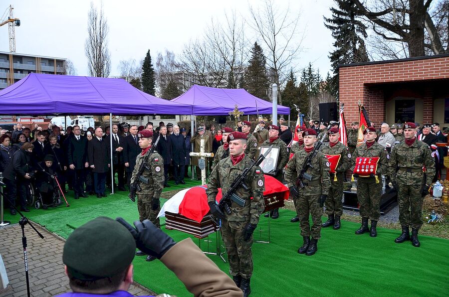 Kraków, 21 grudnia 2019. Uroczystości pogrzebowe gen. Tadeusza Bieńkowicza „Rączego”