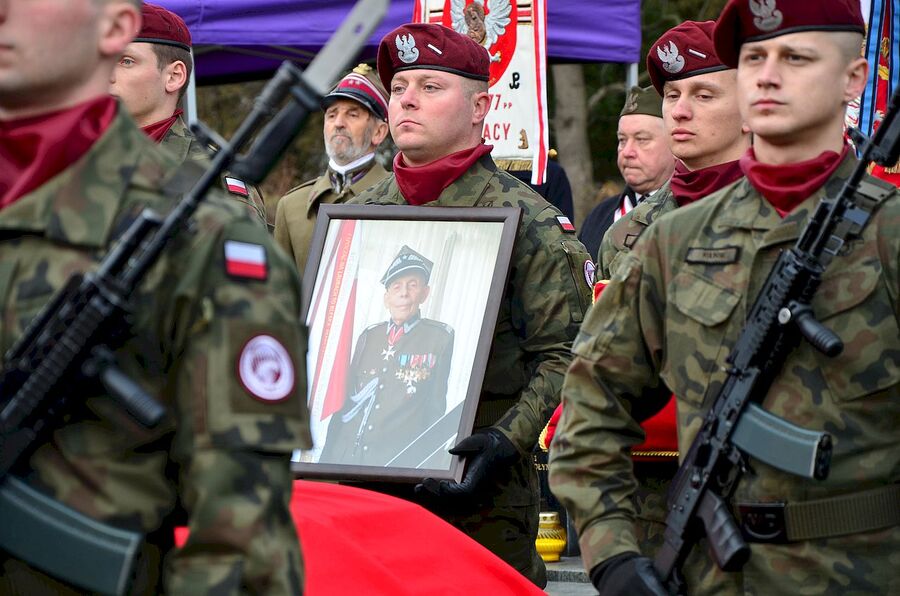 Kraków, 21 grudnia 2019. Uroczystości pogrzebowe gen. Tadeusza Bieńkowicza „Rączego”